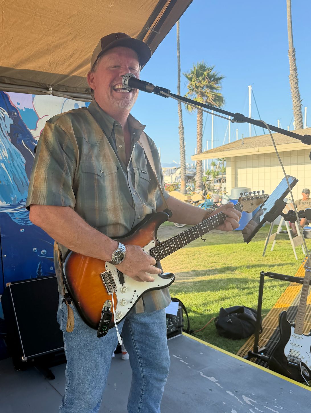 a-little-bit-of-everything_02-guitarist.jpg