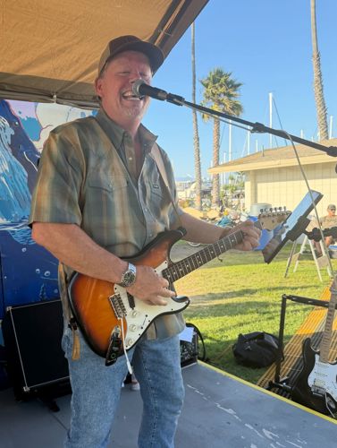 a-little-bit-of-everything_02-guitarist.jpg
