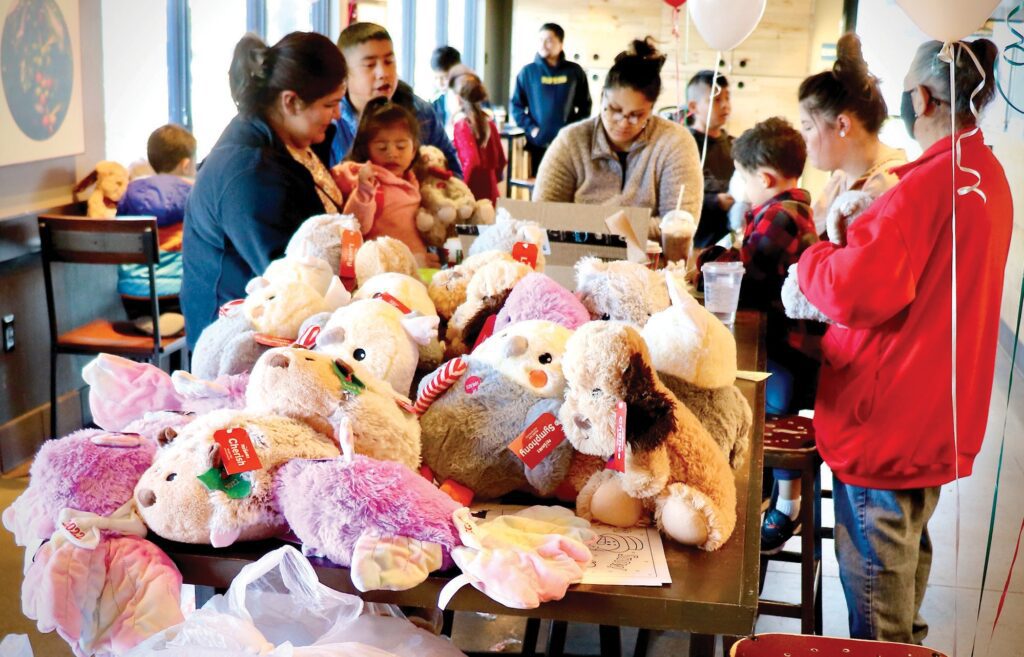 Coffee & Gifts with a Cop builds goodwill